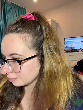 DienkaGreen's cam snapshot