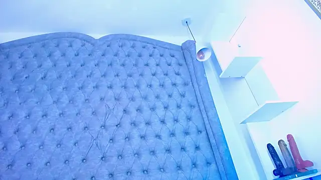 Ashly_moss_'s cam snapshot