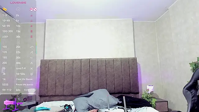 LanaMills_'s cam snapshot