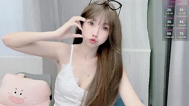 Evelyn-168 live sex cam