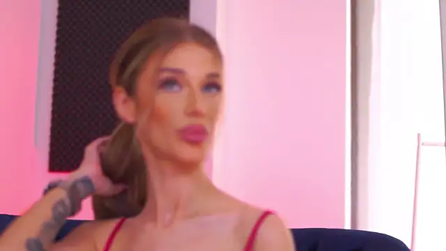 EllieRedd's cam snapshot