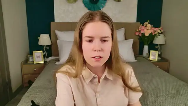 Alida_Brice's cam snapshot