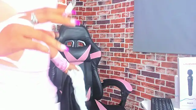 Nyra_Rose's cam snapshot