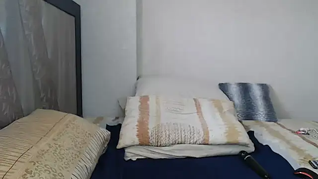 Juicypussyxx1's cam snapshot