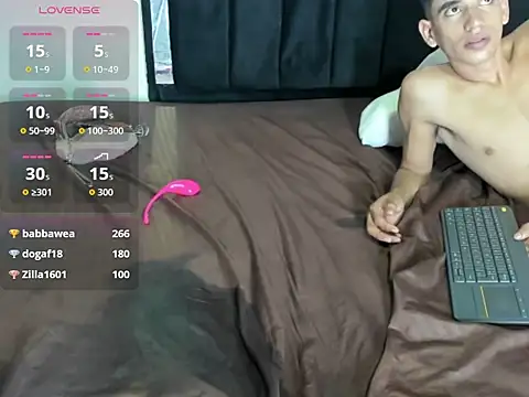 Sweet_couple79's cam snapshot