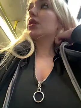 Milkyy_wway's cam snapshot