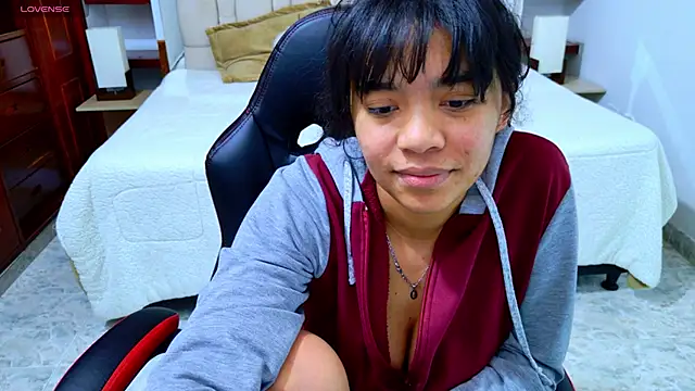 laureentt_'s cam snapshot