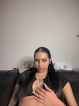 Hilary_pinkk's cam snapshot