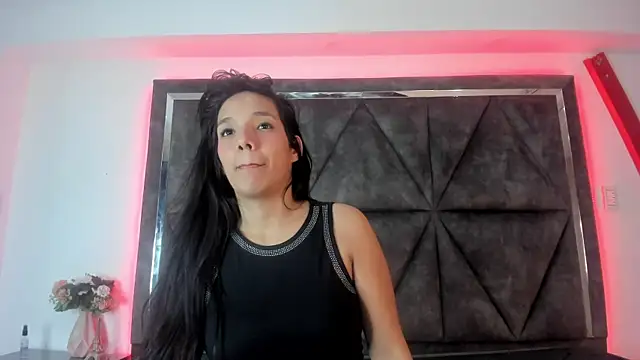 LuciaMoretti_ live sex cam