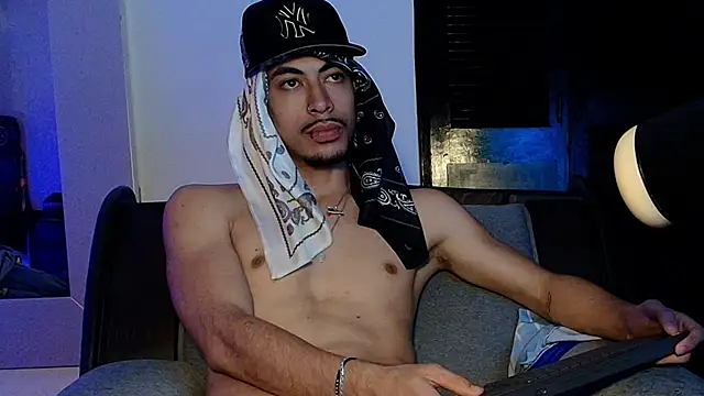 Da_usma00 live sex cam