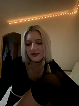 kris_tinika's cam snapshot