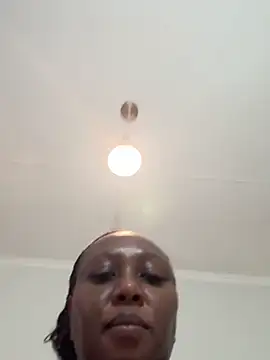 Bootyliciouse21X's cam snapshot