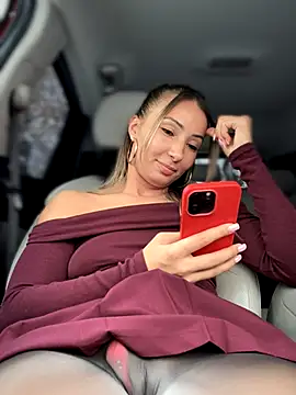 LetsFunKARINA's cam snapshot