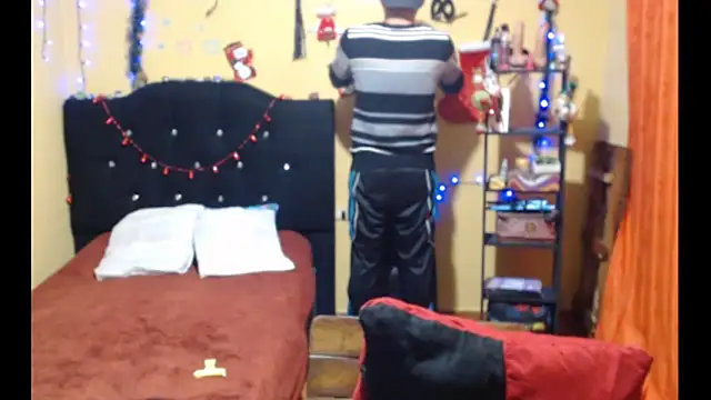 Violet_And_Smith's cam snapshot