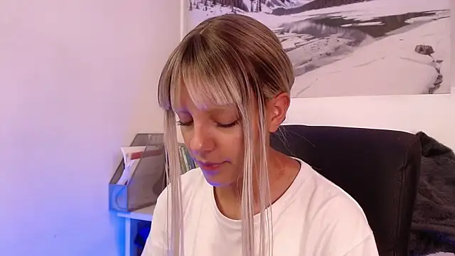 peyton_golden1's cam snapshot