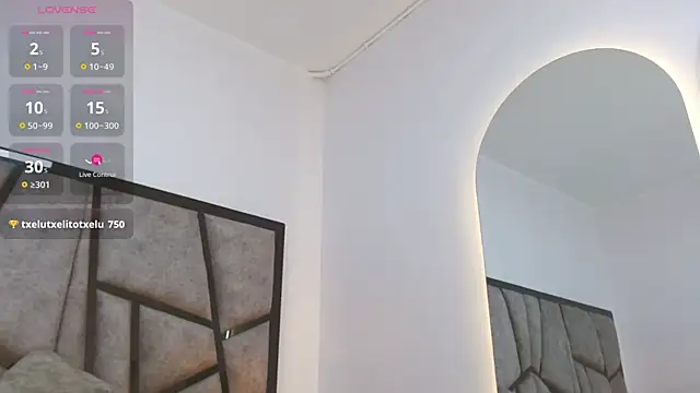 cintia_hills's cam snapshot