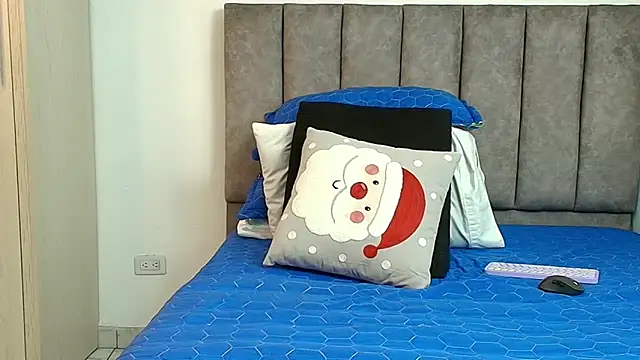 karina_lewis_'s cam snapshot