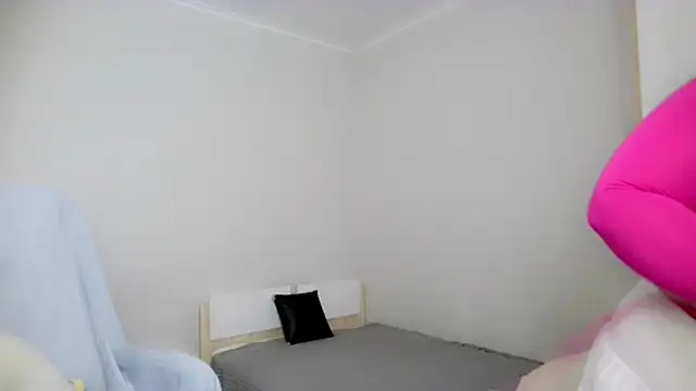 sensitive__girl's cam snapshot