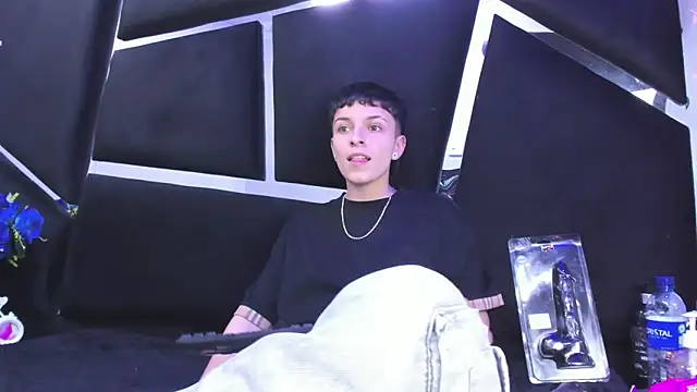 Megan_Thompson_'s cam snapshot