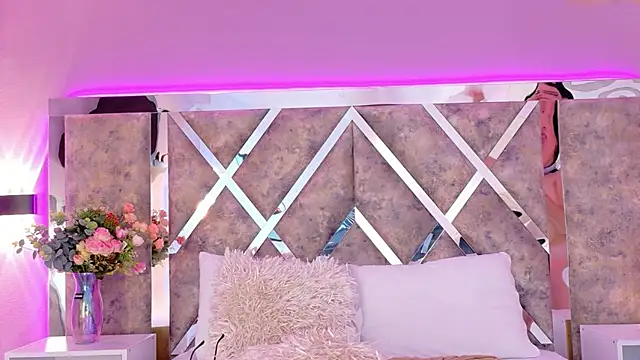 MeganR_'s cam snapshot