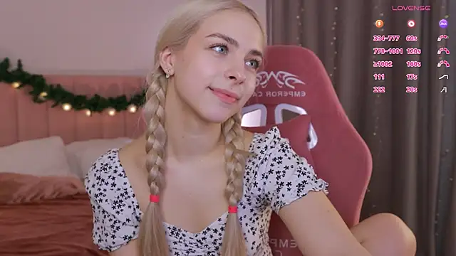 ShinyBarbie's cam snapshot