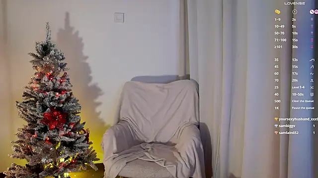 KariDollar's cam snapshot