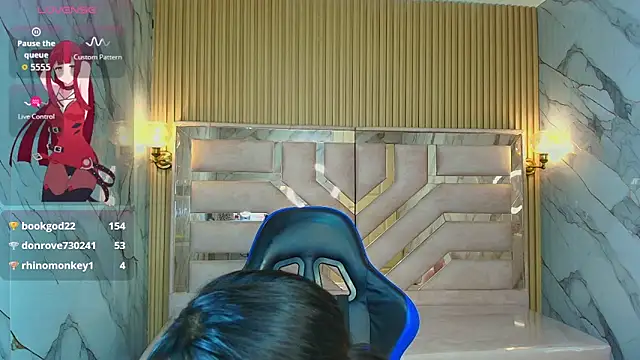 zoe_r_'s cam snapshot