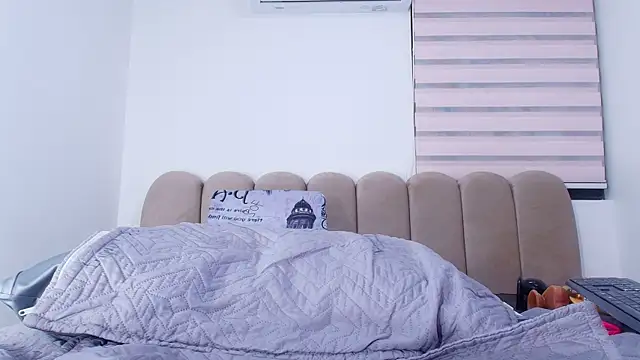 nicol_f's cam snapshot