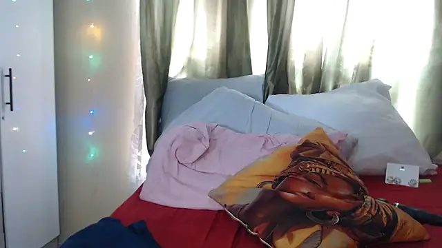 Foxybrownxx1's cam snapshot