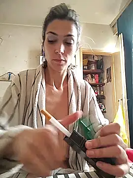 SheTheDeeevil live sex cam