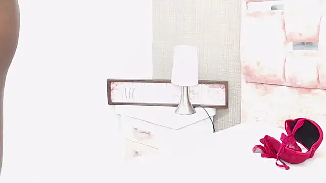 NahomyHawk's cam snapshot