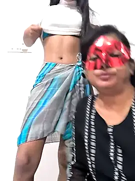 your_chandni04 live sex cam