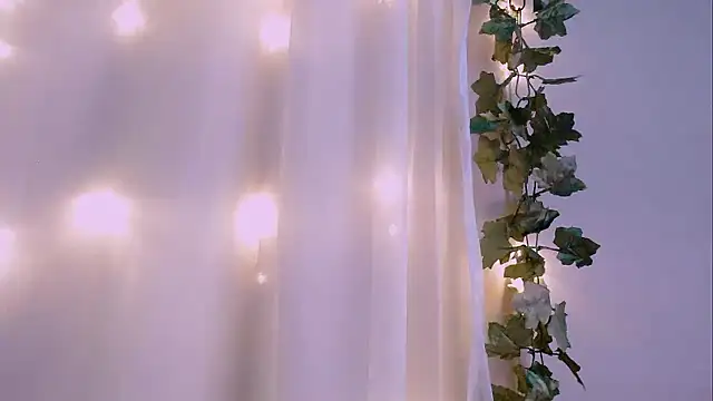 angelainparis28's cam snapshot