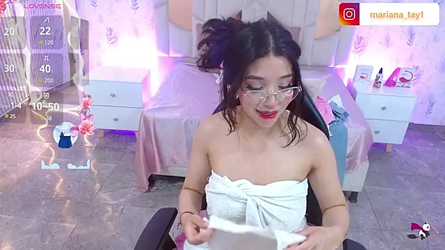 MARIANA_TAY1's cam snapshot