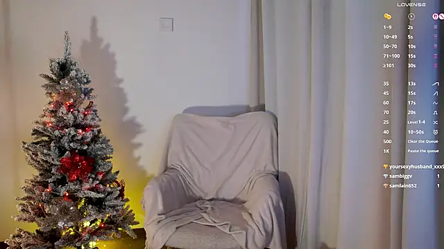 KariDollar's cam snapshot