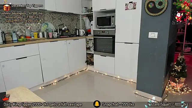 AmySuperHeroes's cam snapshot