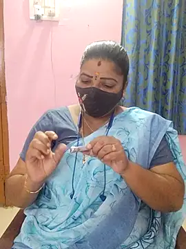 lathikaqueentamil's cam snapshot