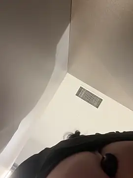 ErikaMurr's cam snapshot