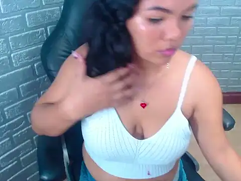 Heidy_Colins's cam snapshot