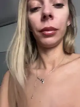 snow_flakee live sex cam