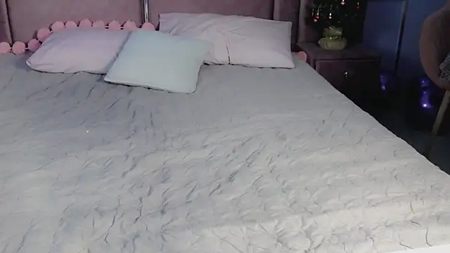 ElisonMinix's cam snapshot