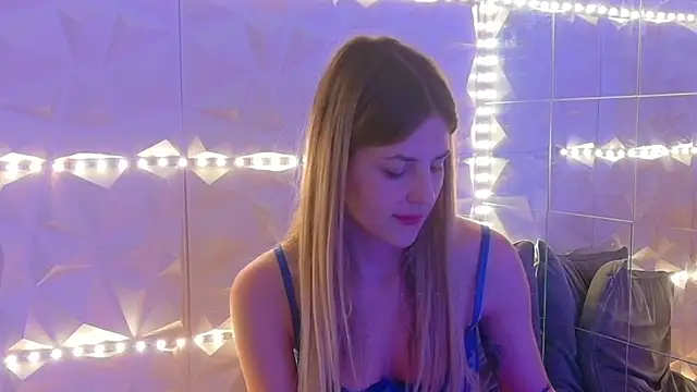 Aishha_'s cam snapshot