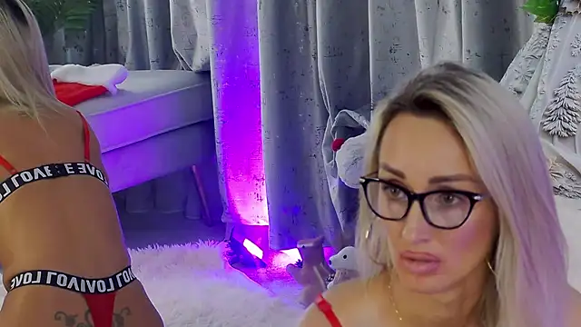 IsabelleEthan's cam snapshot