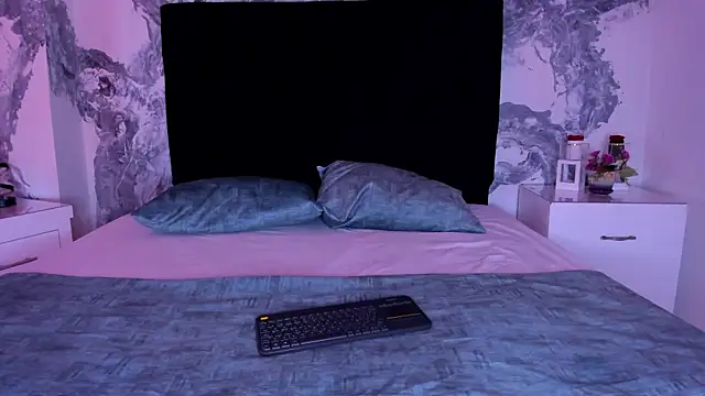 VictoriaSaenz1_'s cam snapshot