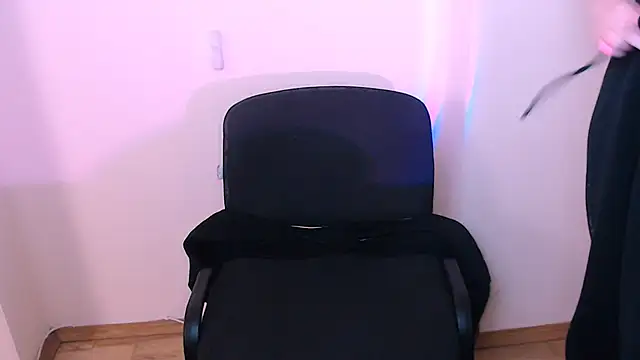 AliceHotty_'s cam snapshot