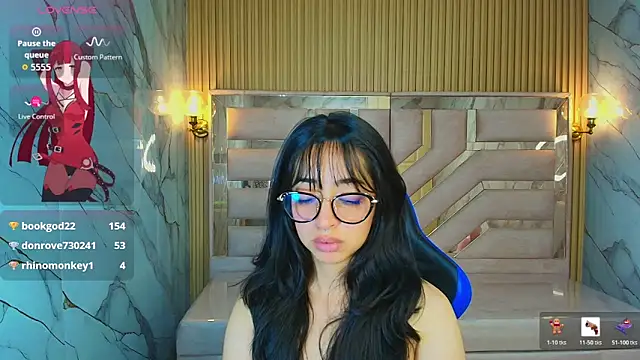 zoe_r_'s cam snapshot