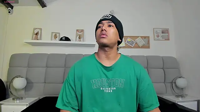 erotic_sins's cam snapshot