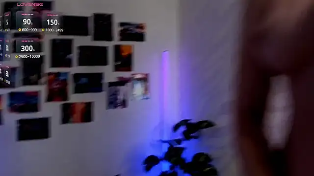 charm_adel's cam snapshot