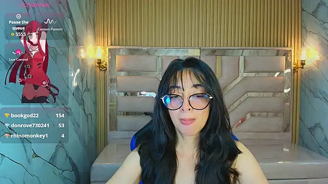 zoe_r_'s cam snapshot