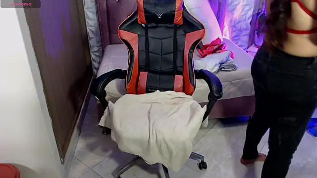 alejandra_dr1's cam snapshot